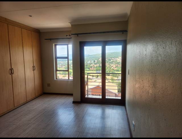 3 BEDROOM APARTMENT FOR SALE IN AZALEA PARK